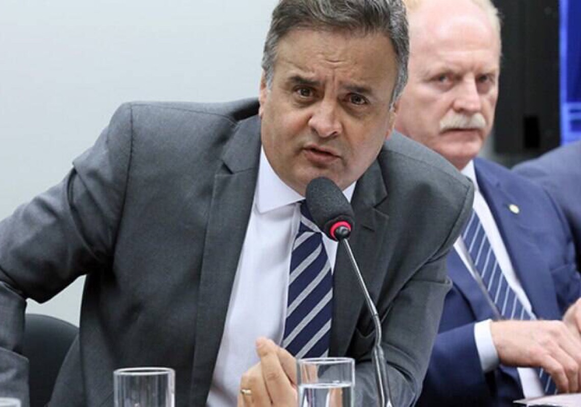 Aécio diz que voto de Aloysio em Lula reflete 