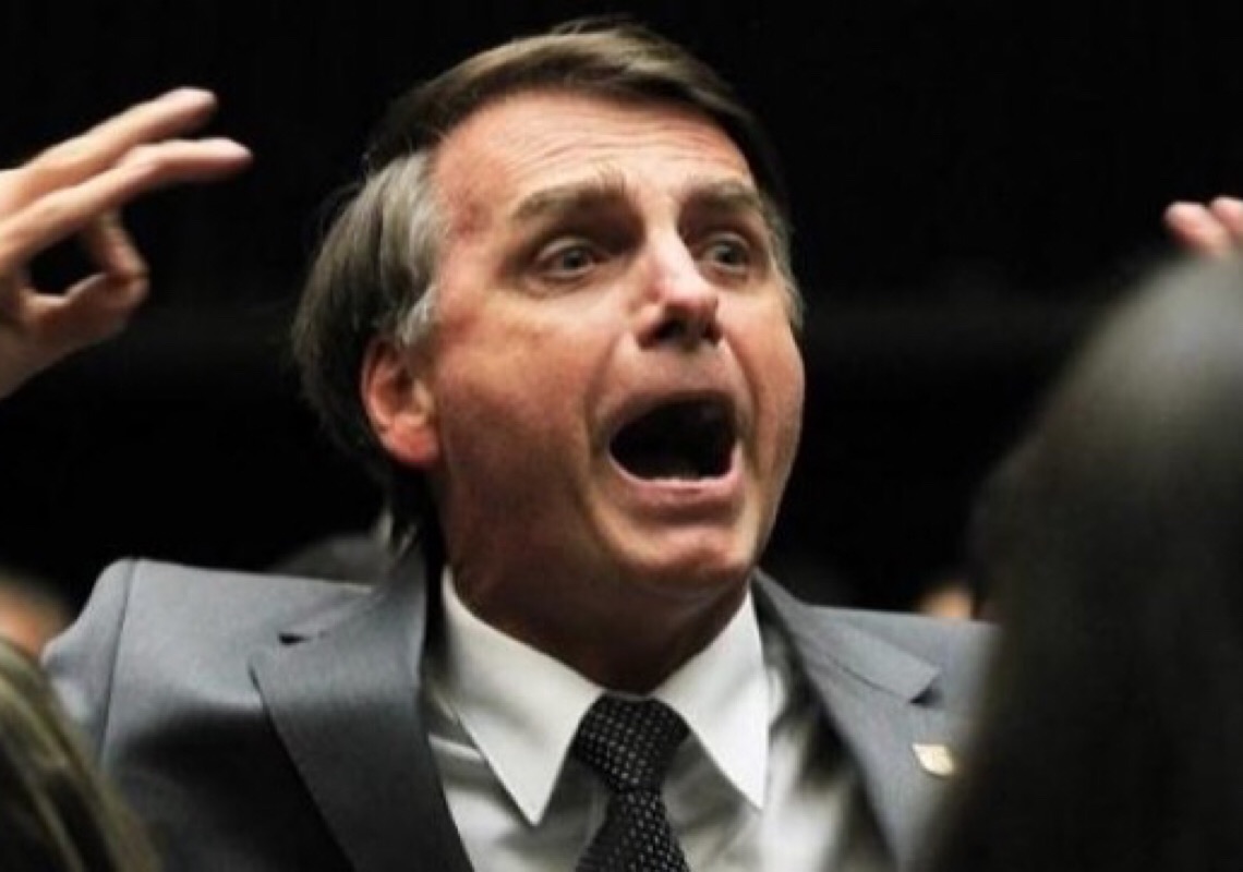 Jair Bolsonaro critica 'interferências' do Judiciário e põe em xeque sistema eleitoral