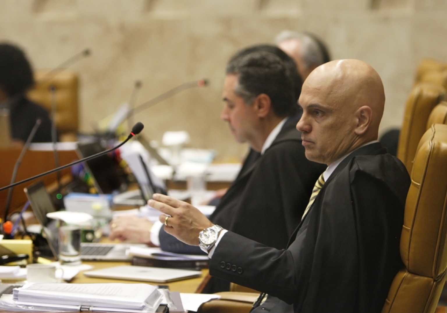 Moraes diz que 'voto eletrônico não será coagido pelas milícias digitais'