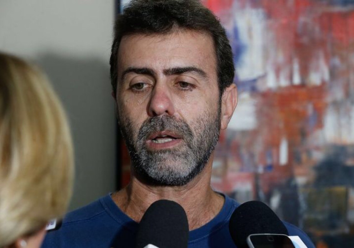 Queiroz em pré-campanha celebra mortes no Rio e divulga fake news contra Marcelo Freixo
