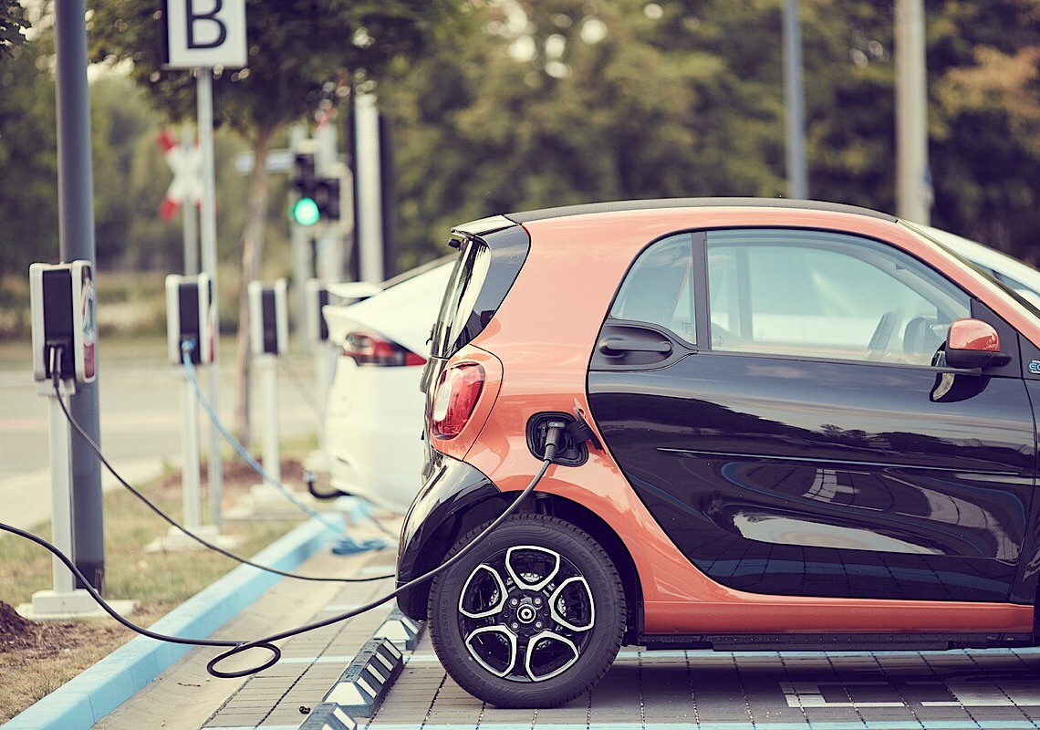 Experiência internacional inspira aceleração do uso de veículos elétricos no Brasil