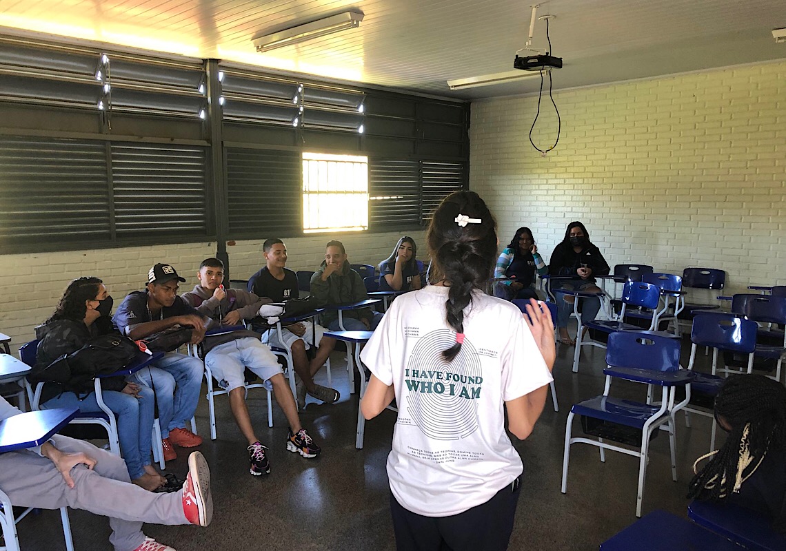 Projeto leva saúde oftalmológica e atendimento psicossocial a jovens da rede pública