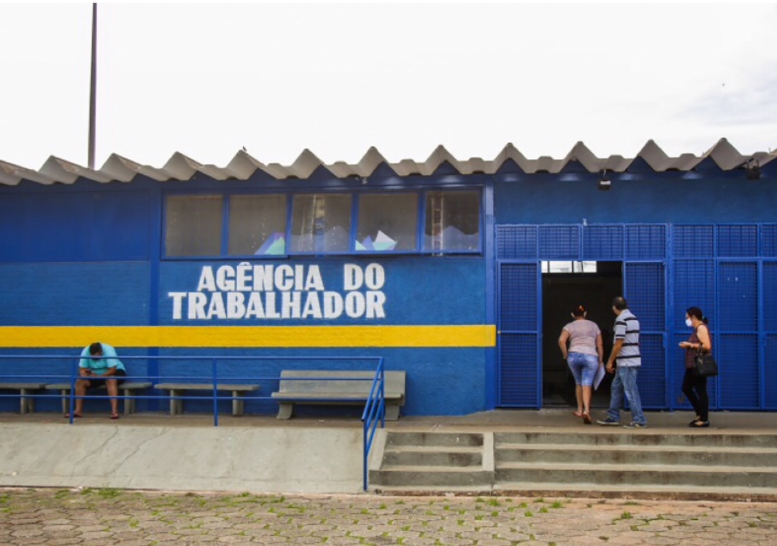 Agências do trabalhador têm vagas com salários de até R$ 3 mil