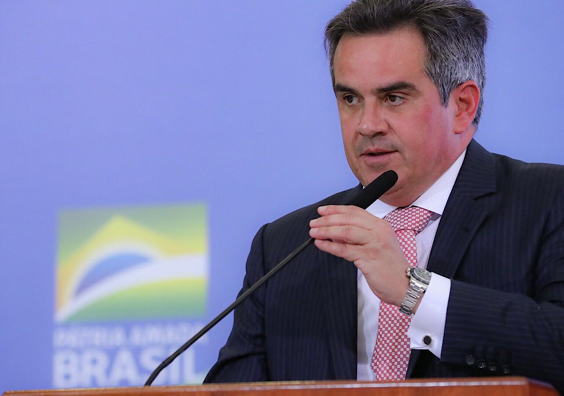 Nogueira: Eleitor reclama de Bolsonaro, mas votará nele porque não quer o 'rouba, mas faz' do PT