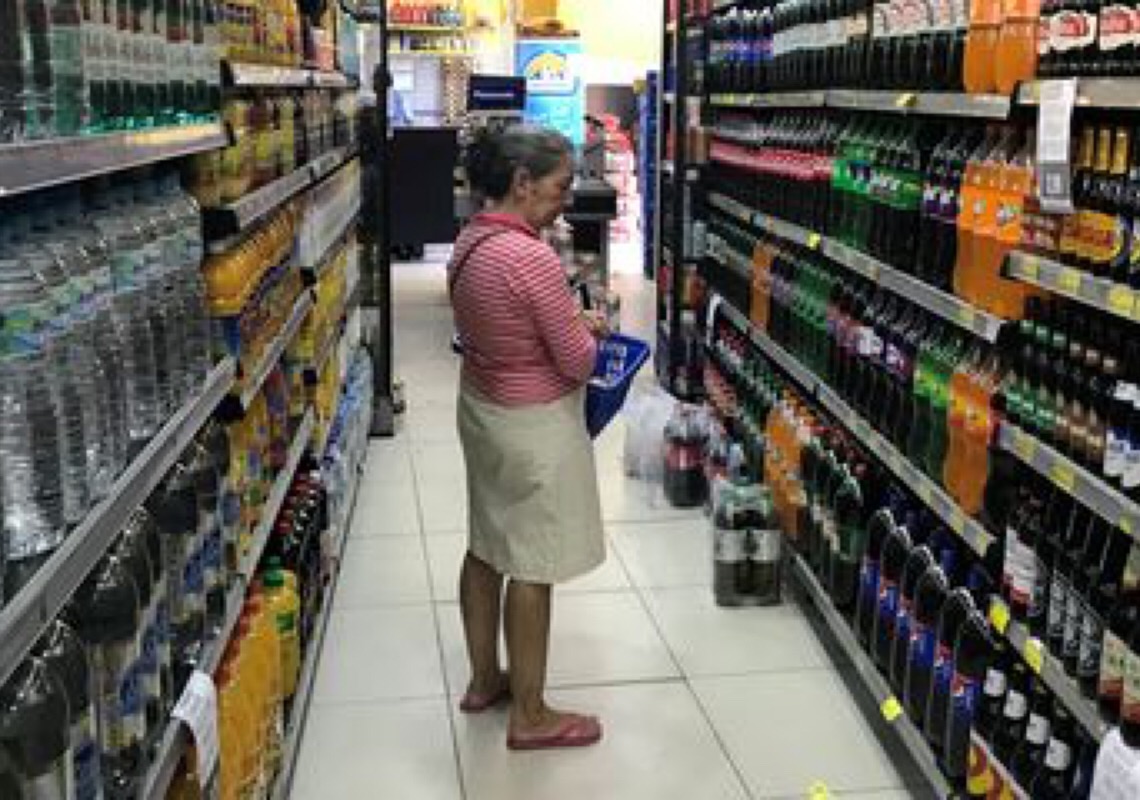 Empresas reduzem embalagens e qualidade para repassar custos