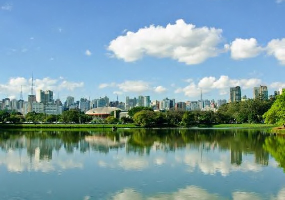 Booking.com compartilha guia para arrumar a bagagem de forma sustentável