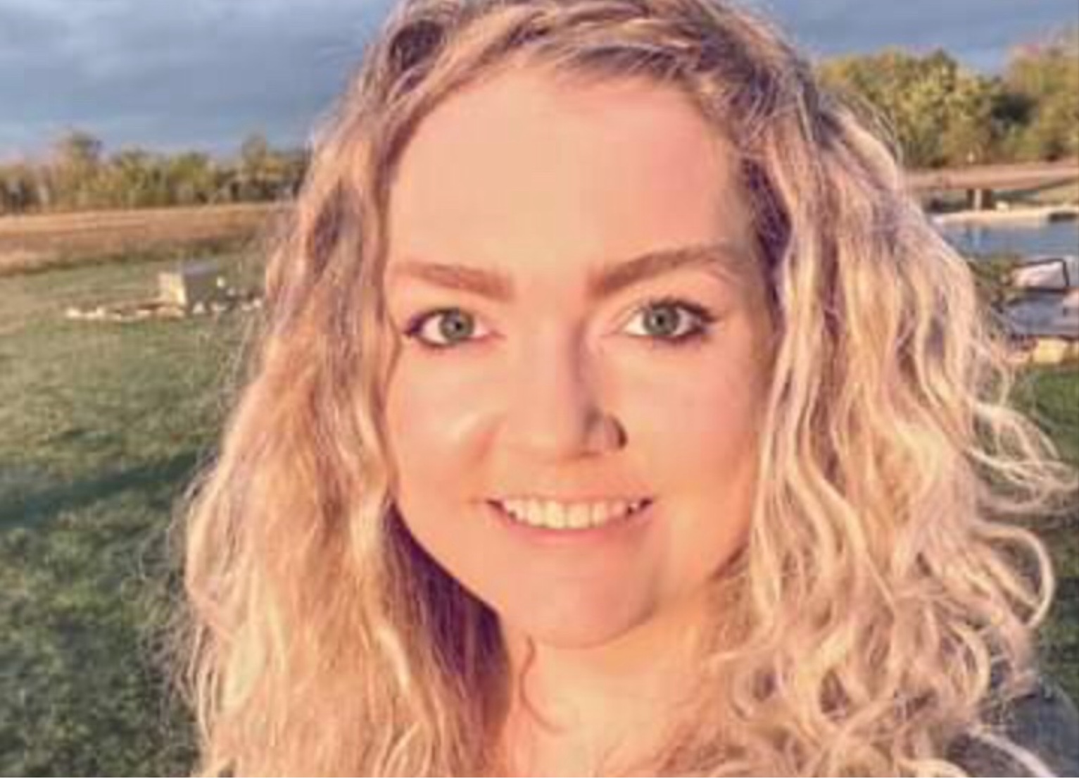 Quem é Colleen Hoover, uma das autoras mais vendidas da Bienal - e do Brasil