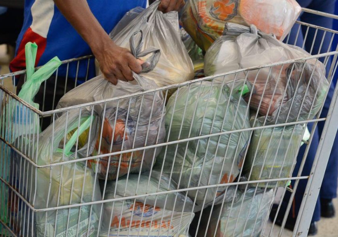 Distritais devem alterar legislação que proibiu uso de sacolas plásticas