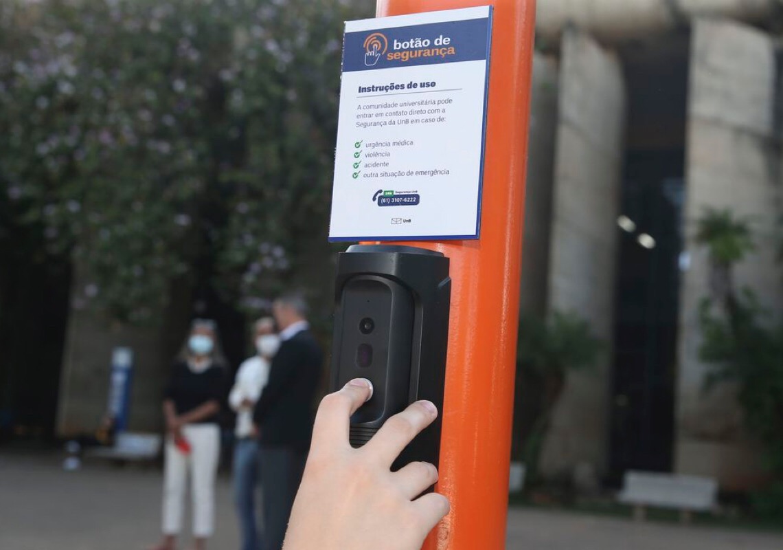 UNB instala postes com botão de emergência no campus