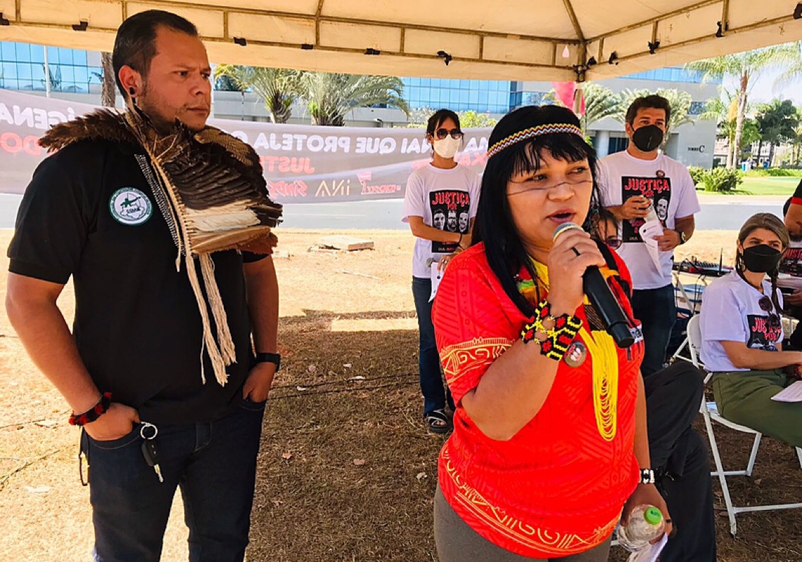 Indígenas e ativistas realizam ato em defesa da Funai