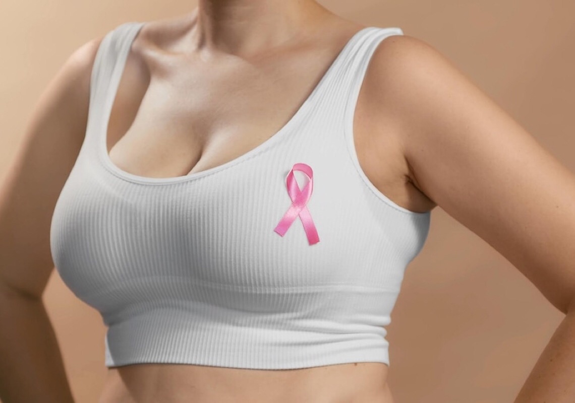 Marcas criam ações e revertem parte das vendas para prevenção do câncer de mama