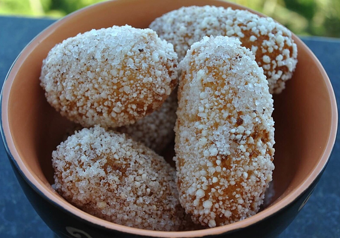 Conheça a história e a receita do delicioso Bolinho de Estudante