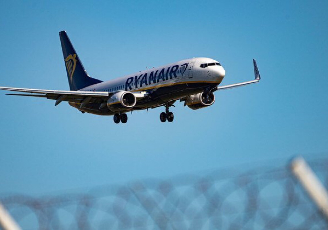 Agência de aviação adere a plano para rede zero carbono até 2050