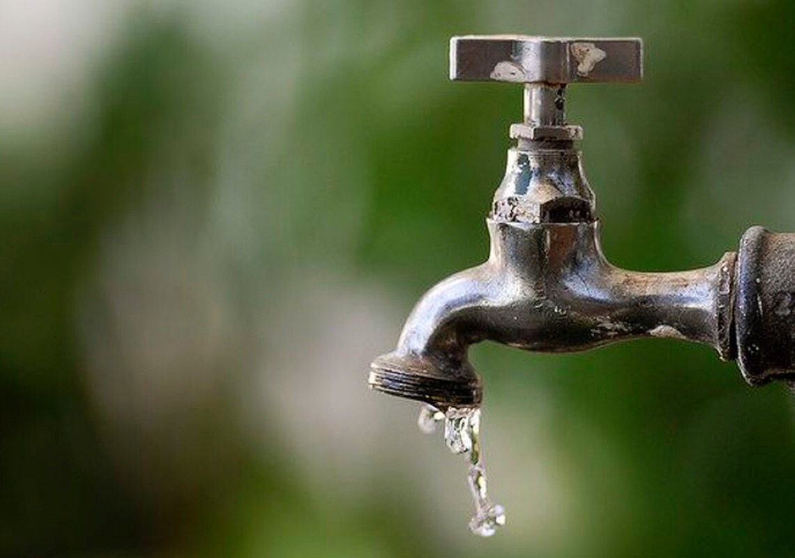 Humanos precisam beber menos água do que se pensa, diz estudo