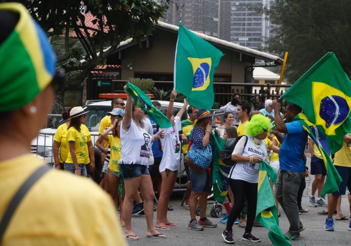 Você precisa de uma Ideologia para viver? Não troque tudo por ideologia