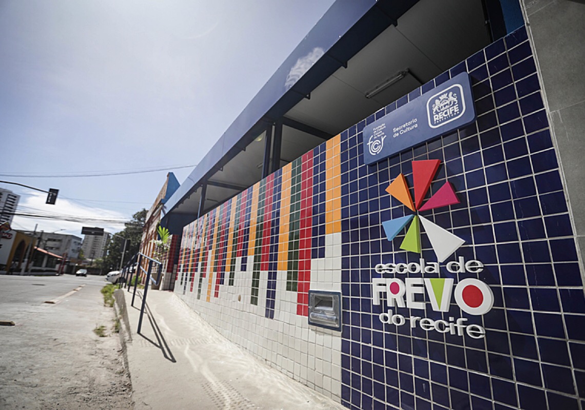 Escola de Frevo realiza minicursos gratuitos de dança no Recife