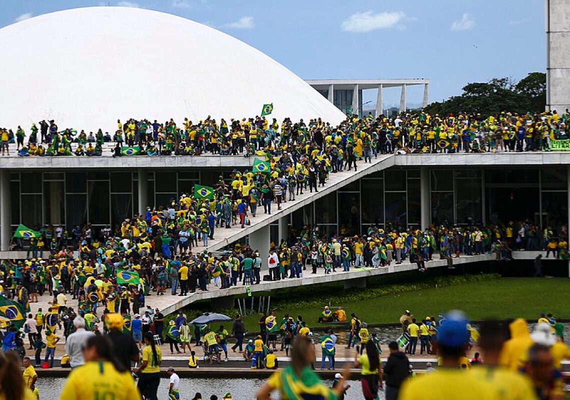 É necessário um basta! Se não conseguirmos dar uma resposta a altura dos ocorridos, viveremos um caos