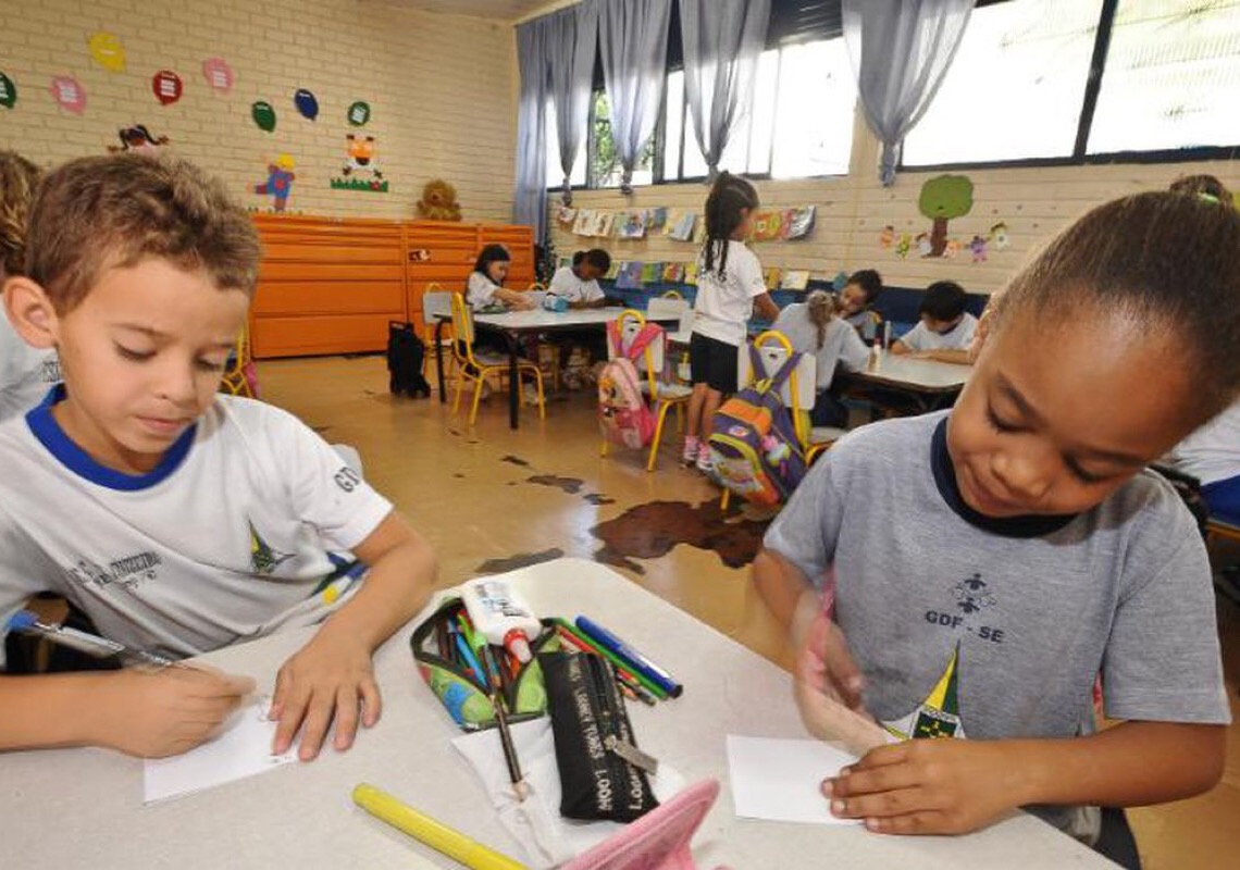 Derrubar o Piso Salarial dos Professores é crime contra a educação!