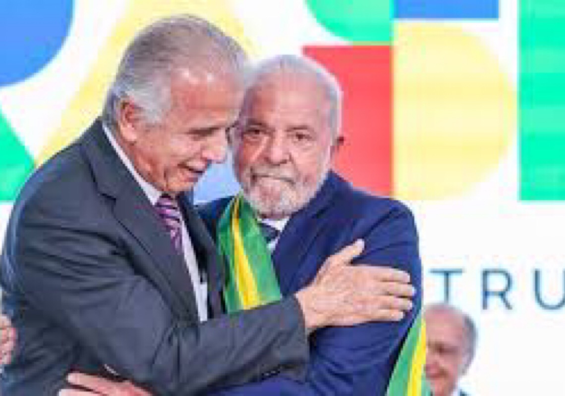 O projeto de Múcio e Lula que mira o grande mal de Bolsonaro