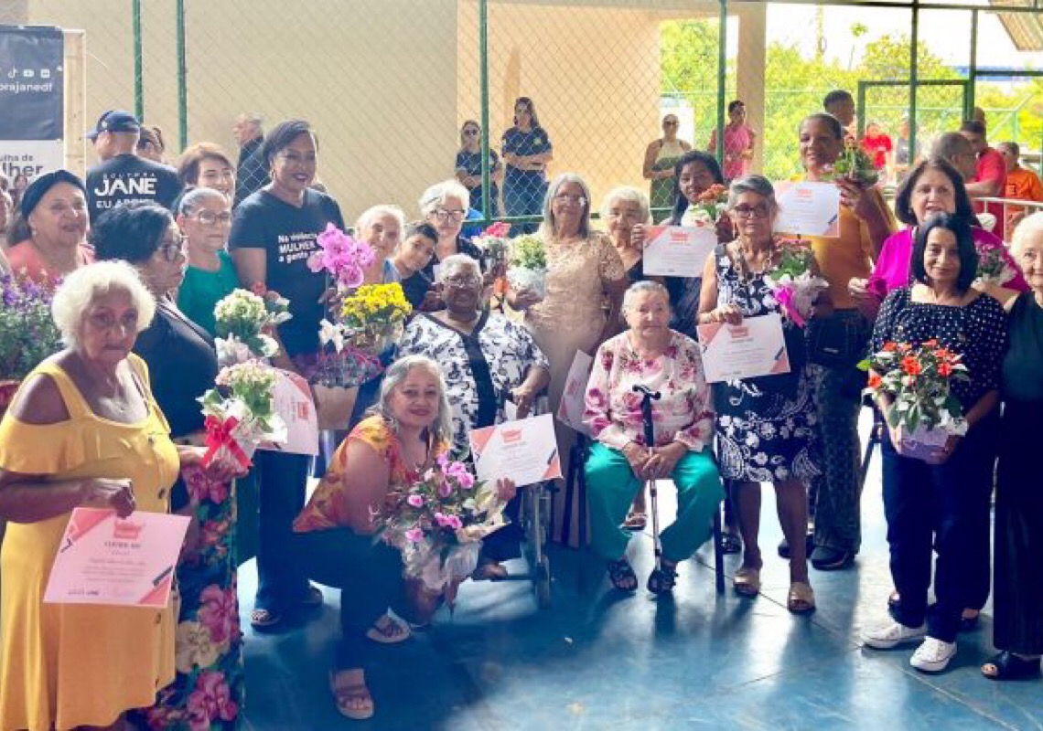Festa para mulheres reúne cerca de 1.500 pessoas no Paranoá