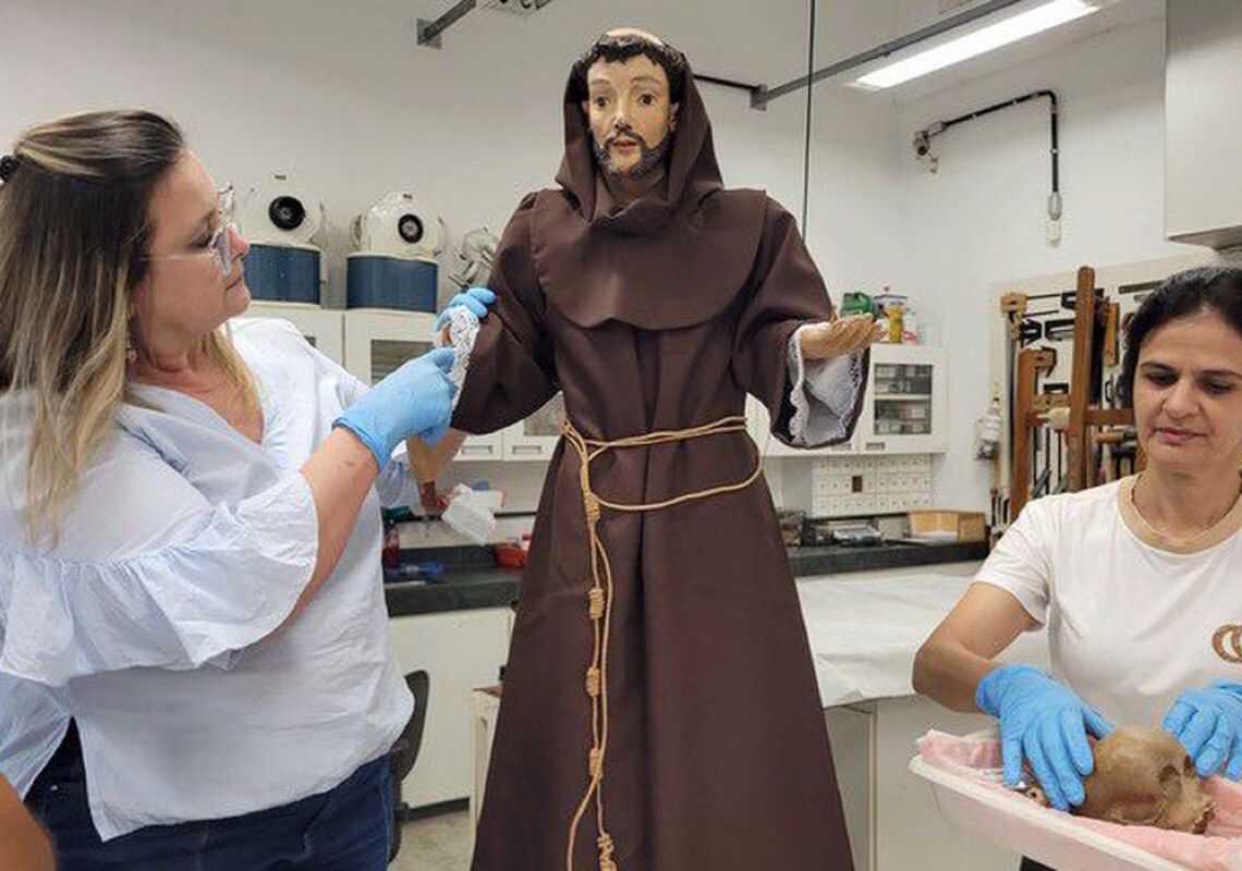 UFMG confirma autoria de imagem sacra de São Francisco a Aleijadinho