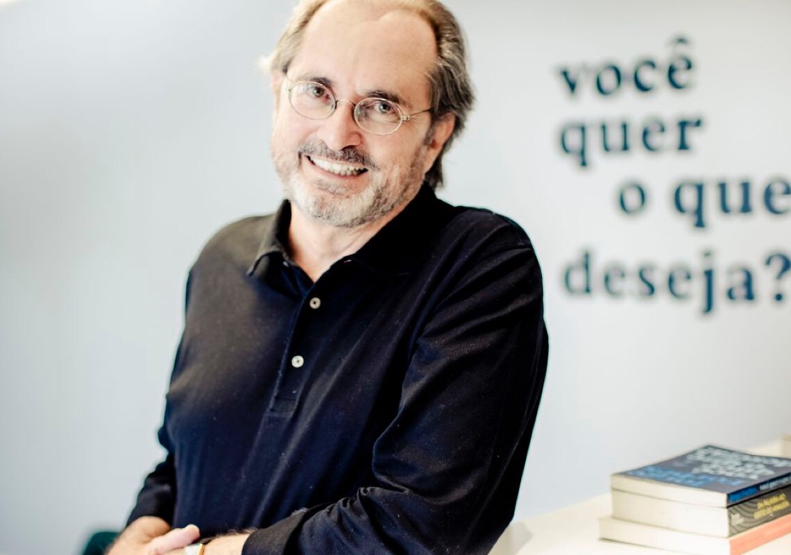 Psicanalista diz que mundo de tsunami digital requer nova educação