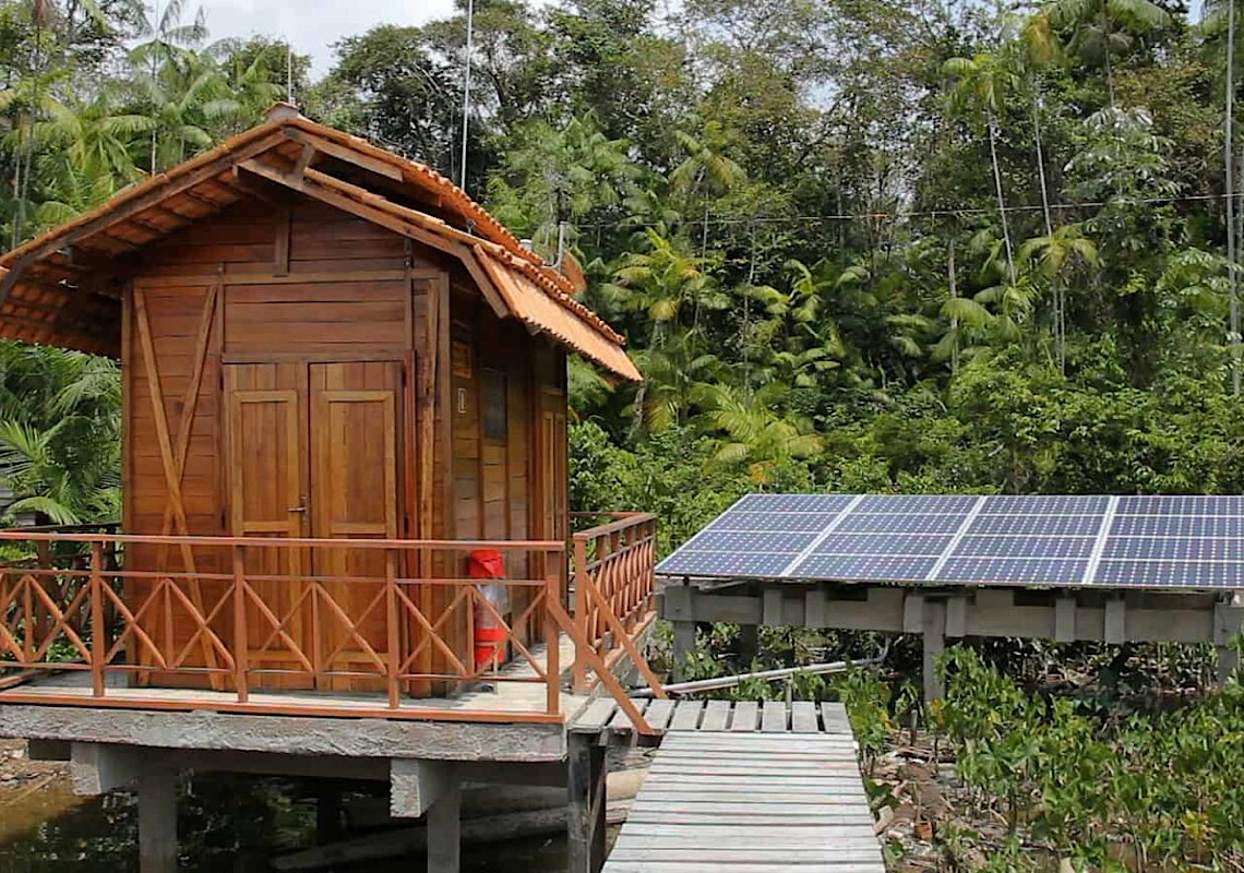 Brasil anuncia plano para descarbonizar a Amazônia substituindo centrais termelétricas por painéis