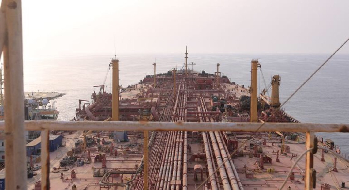 Acidente com petroleiro causaria danos de US$ 20 bilhões 