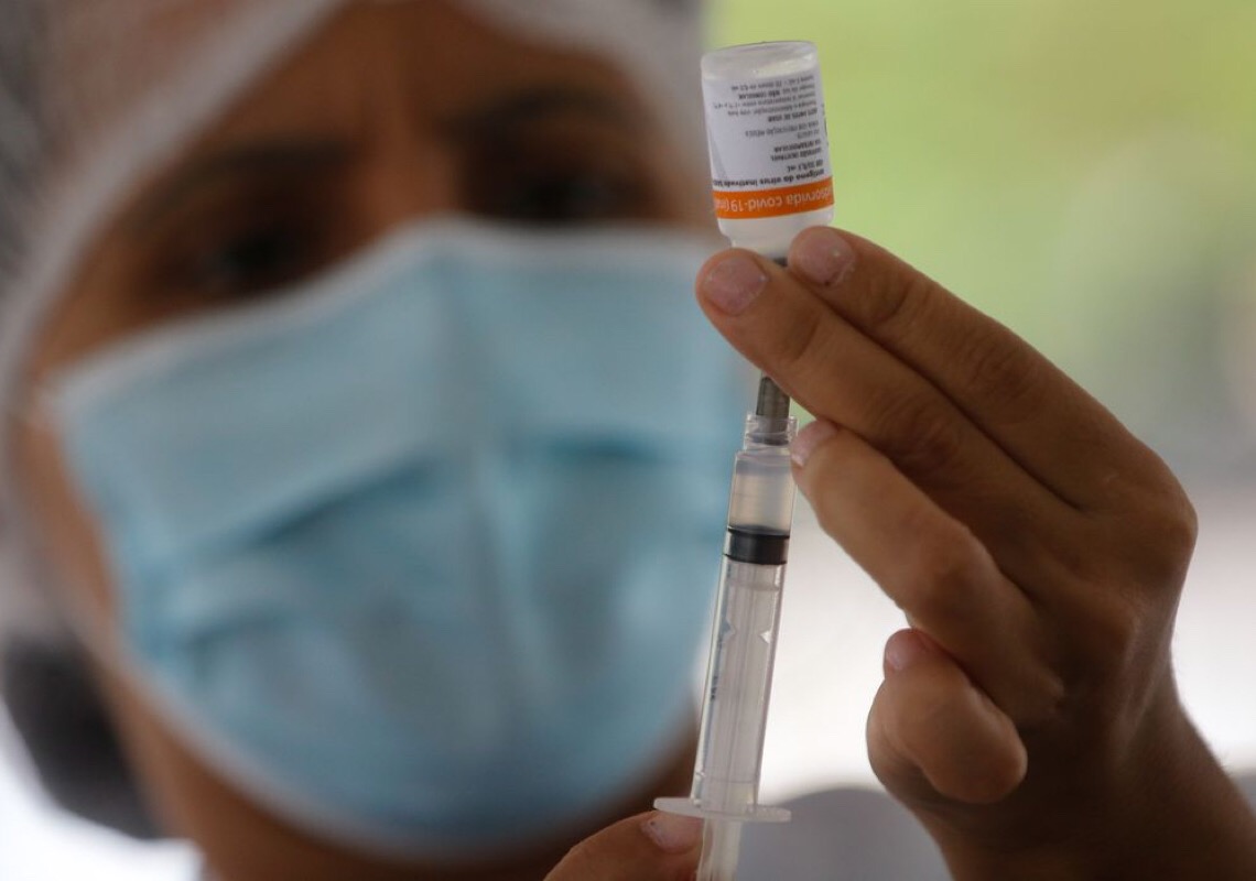 Casos de Covid-19 aumentam 80% no mundo; mortes têm queda de 57%