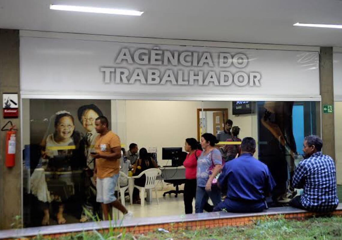 Quer trabalhar com vendas e atendimento? Confira as 73 vagas disponíveis