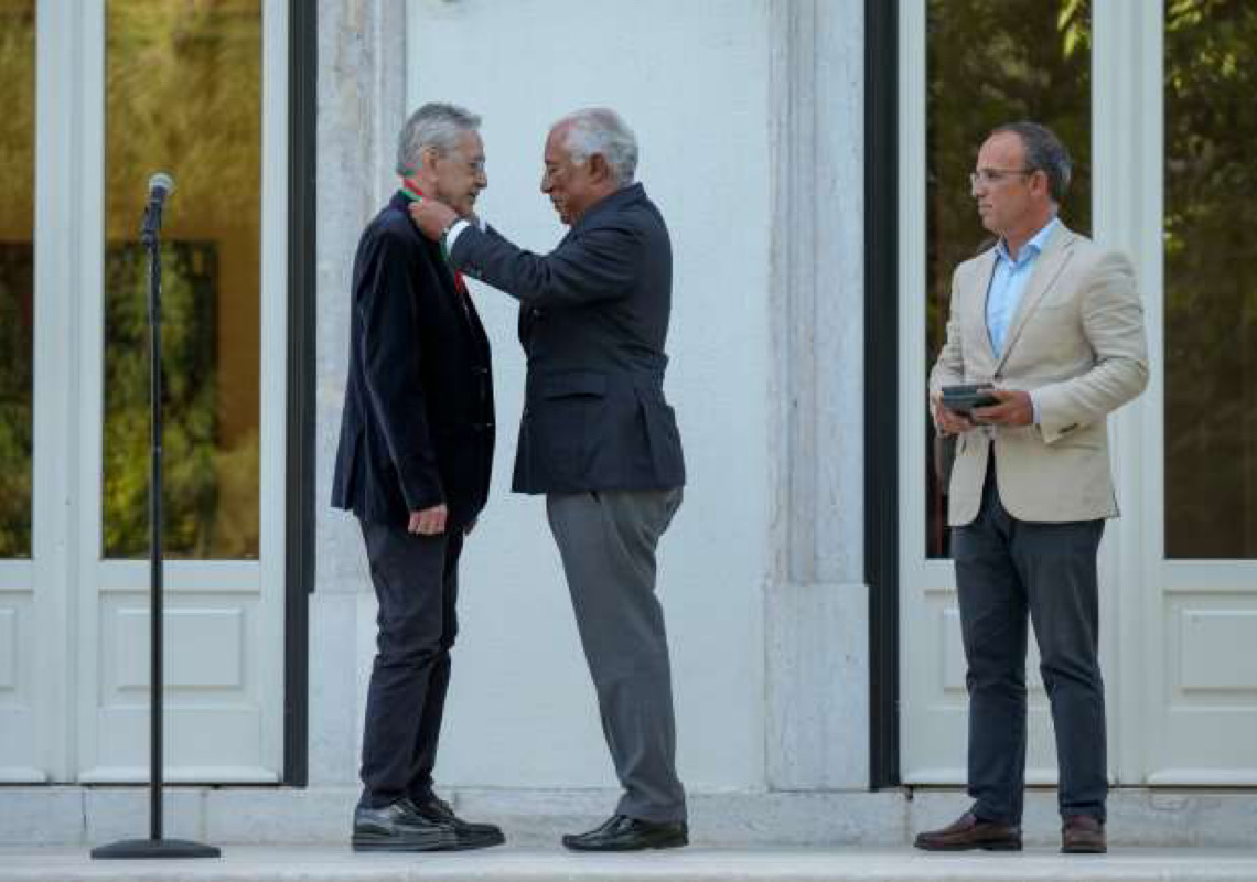 Em Portugal: Caetano Veloso recebe Medalha de Mérito Cultural