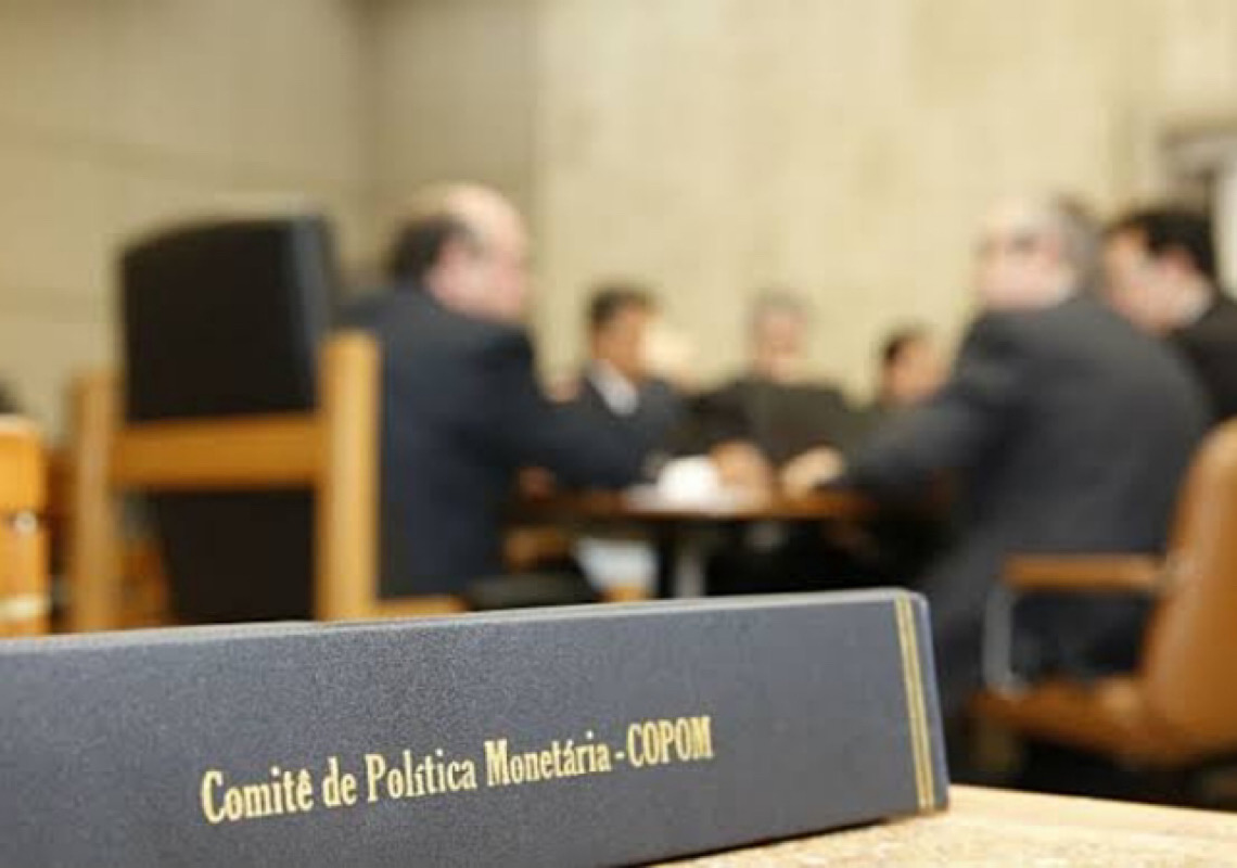 Copom reduz Selic para 12,75% e dívida pública cai cerca de R$ 22 bilhões