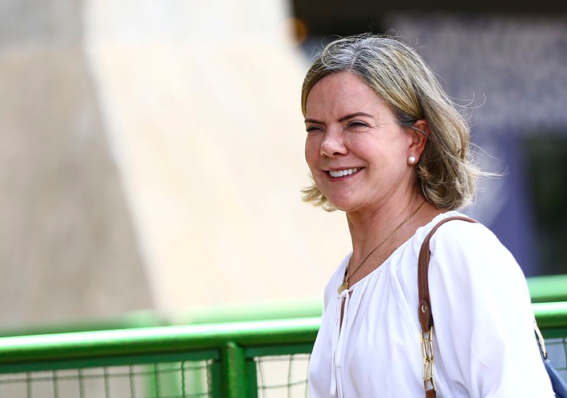 Gleisi Hoffman passa bem após cirurgia no coração