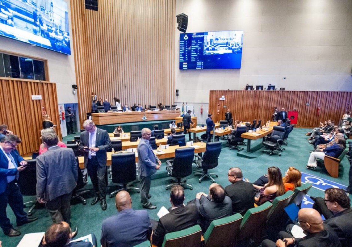 Plenário acata proposta do Governo do DF e autoriza aumento do ICMS