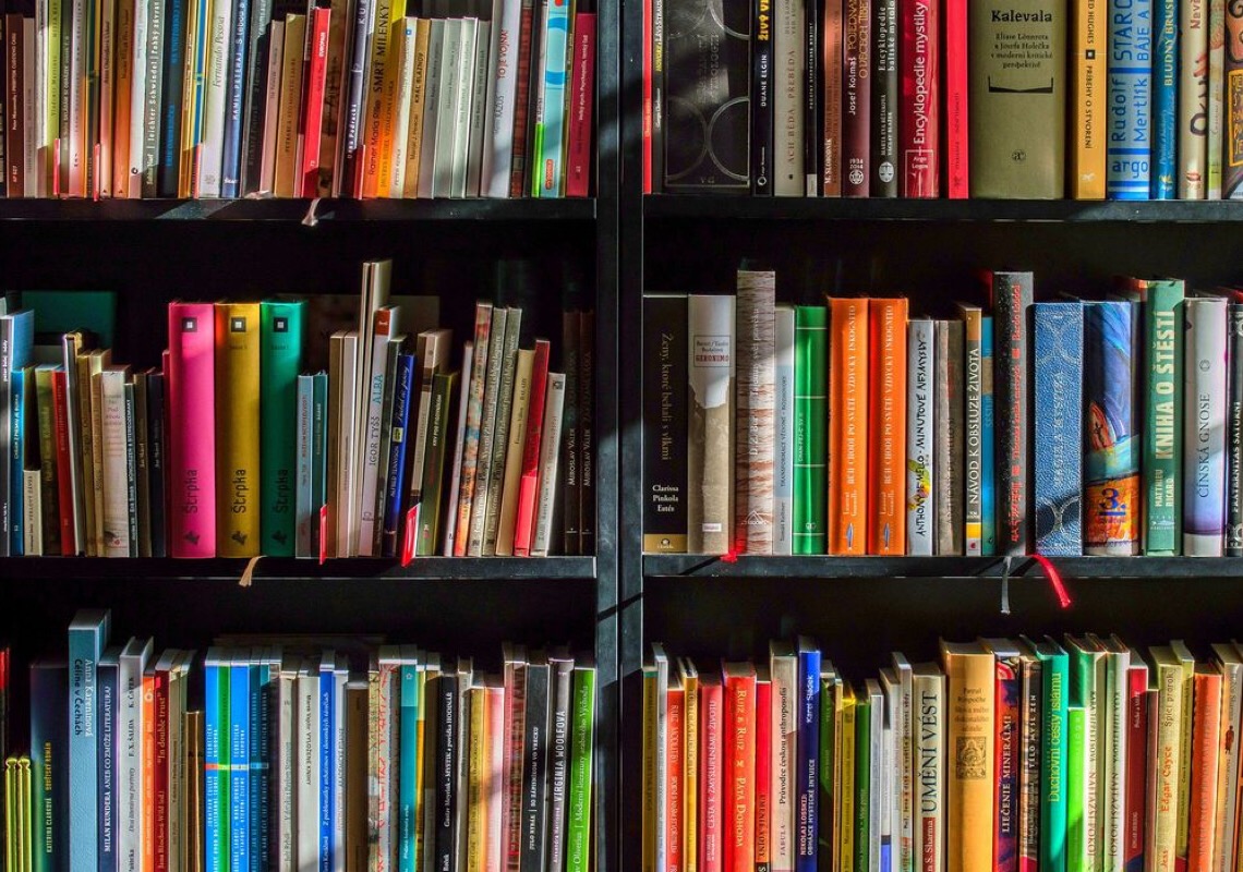 Por que relações gays de séculos atrás alimentam a literatura escrita até hoje