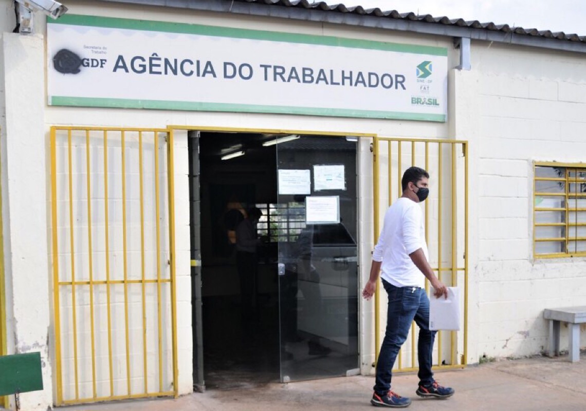Repositor de mercadoria PcD tem 145 vagas nas agências do trabalhador