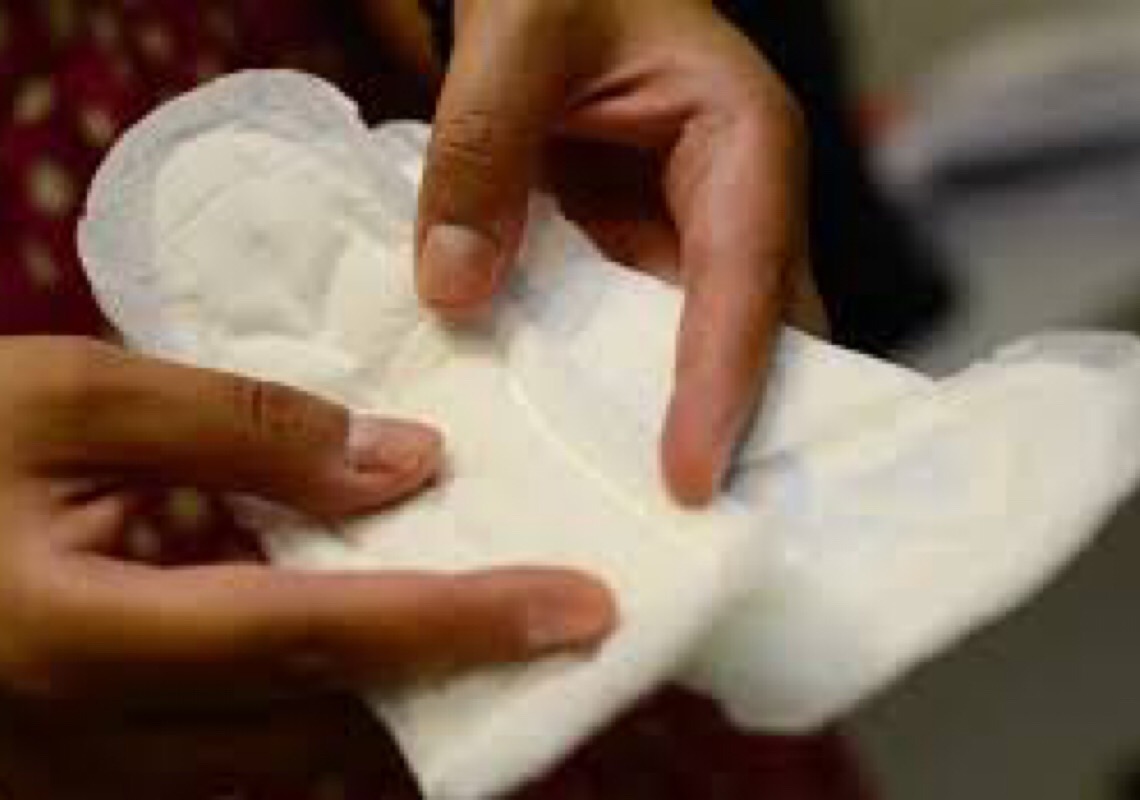 Por que meninas estão menstruando cada vez mais cedo