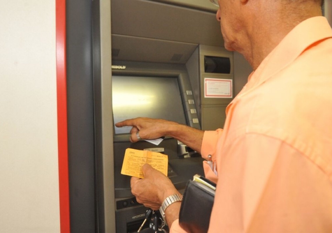 Bancos fecham nesta quarta-feira e reabrem na quinta-feira