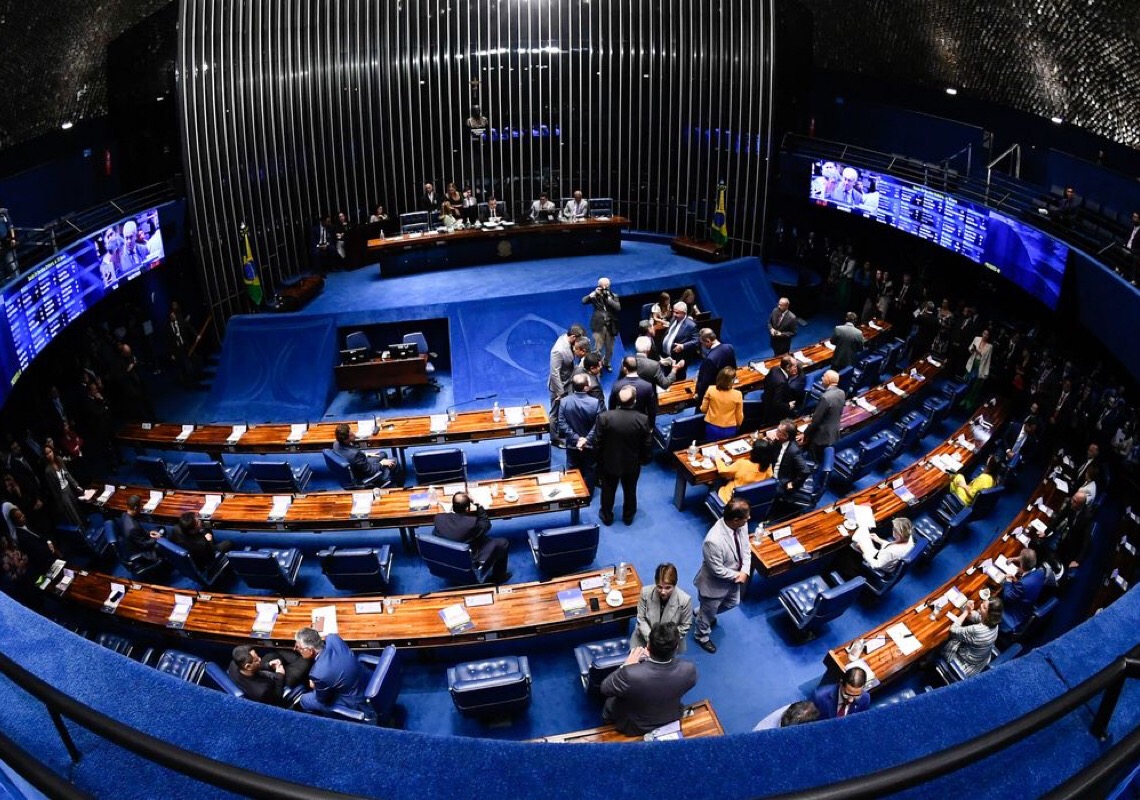 Projeto dos agrotóxicos avança no Senado com centralização na Agricultura, mas sem registro temporário