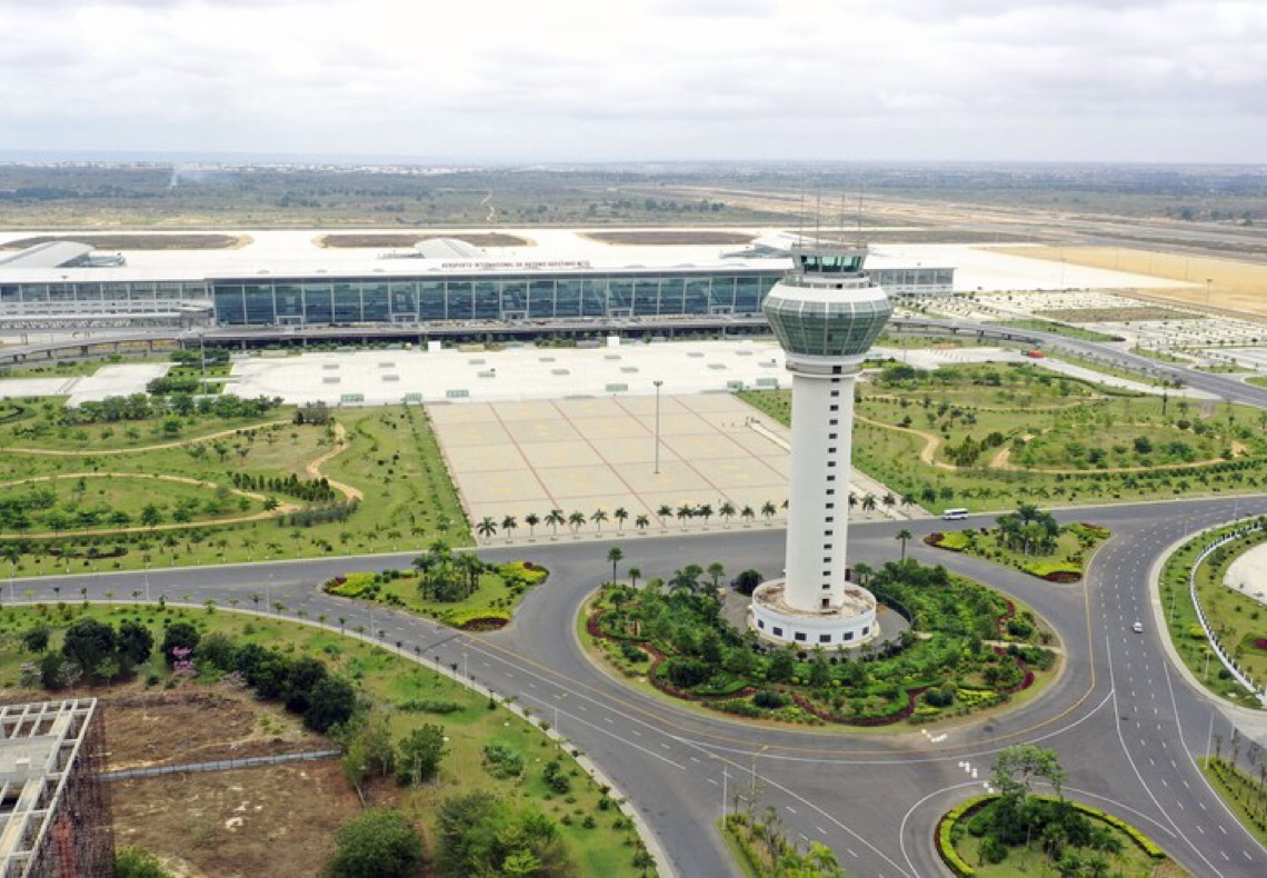 Infraestruturas construídas pela China fazem parte de orgulho nacional de Angola, diz ministro