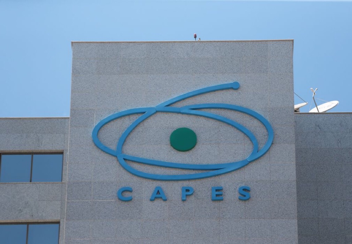 Capes antecipa pagamento das bolsas de pós-graduação