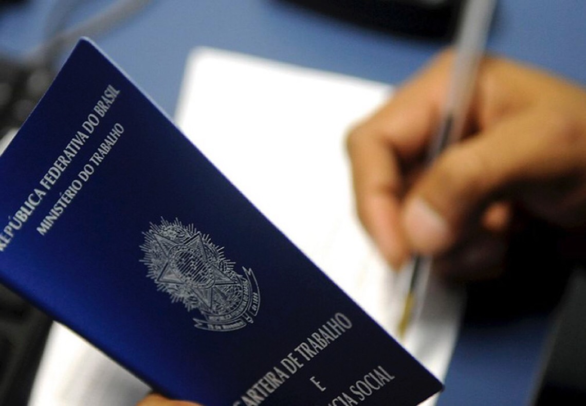 Vagas com salários de até R$ 5 mil estão disponíveis nas agências do DF