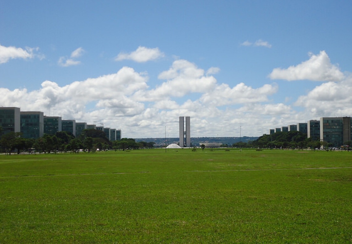 Empresa acusada de corrupção no exterior tenta contrato no governo
