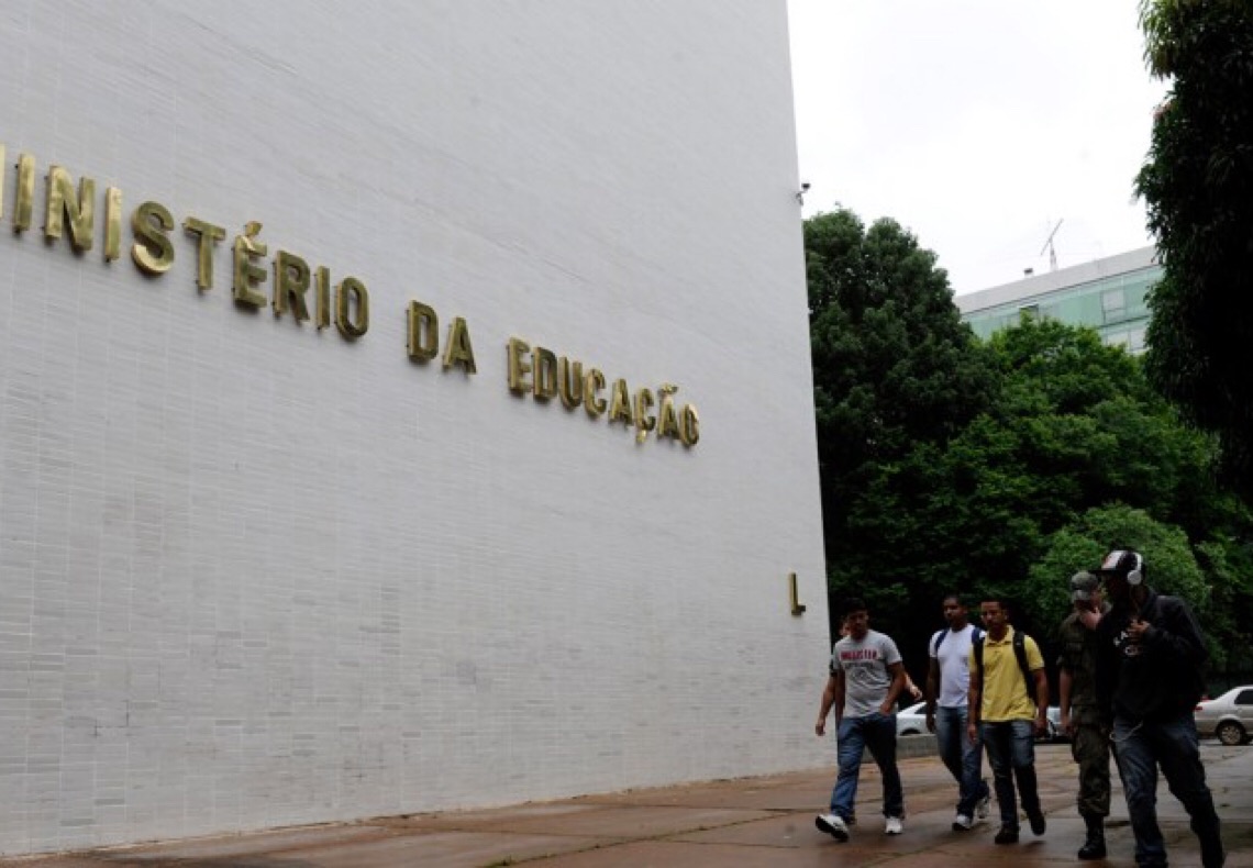 MEC ignorou resultado de consulta pública sobre EaD, avalia setor