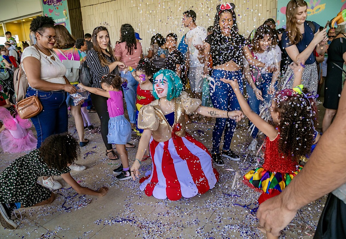 Bailinho infantil no Pátio Brasil com programação especial para toda família