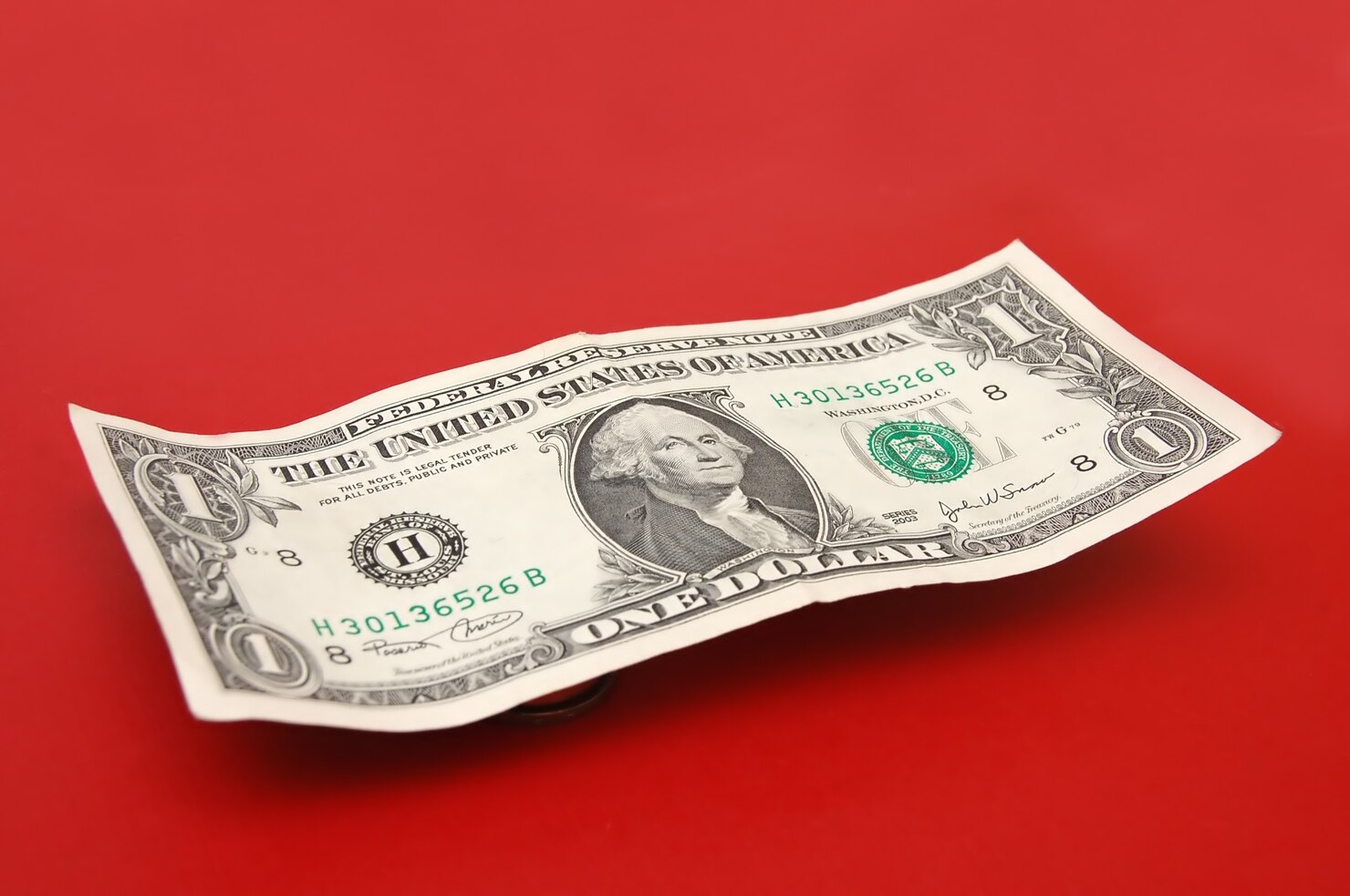 Bolsa fecha em queda, pressionada por Bradesco após balanço; dólar sobe