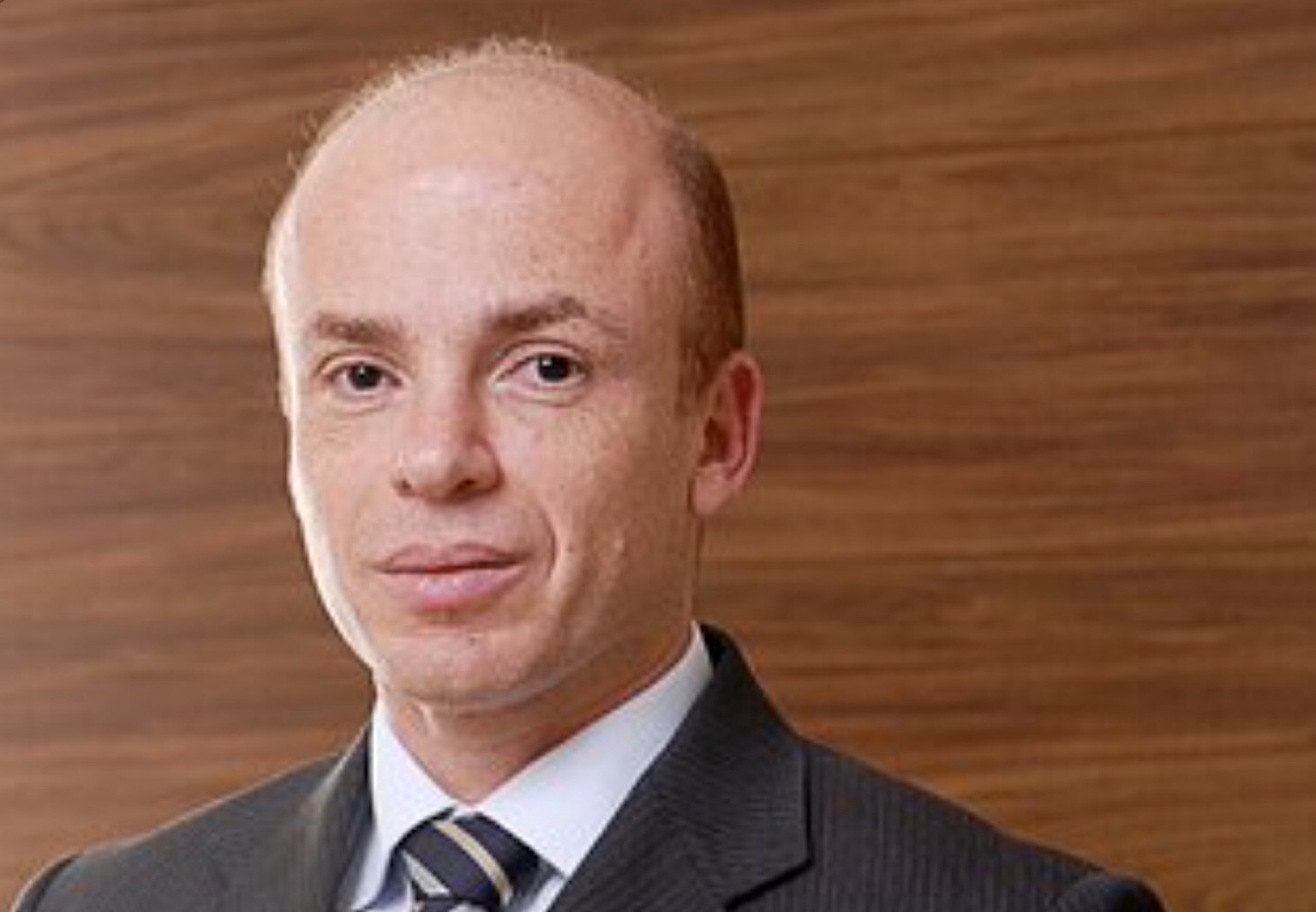 Estado arrecada muito, gasta mal e acentua desigualdade de renda, diz economista