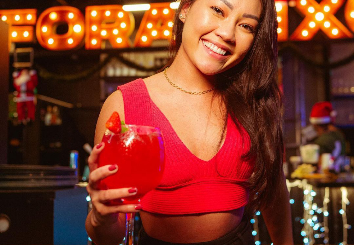 Quintou: Fora do Eixo Lounge oferece open bar exclusivo para mulheres