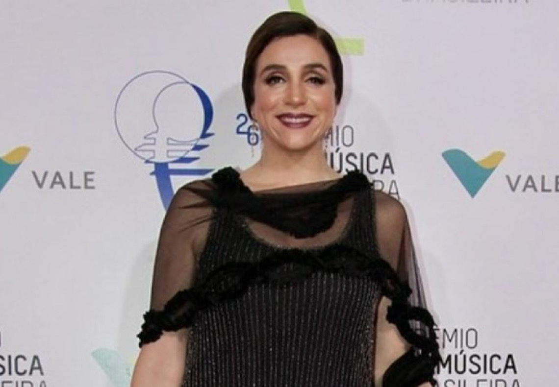 Marisa Orth fala sobre alcoolismo de forma leve em nova temporada de 'Bárbara'