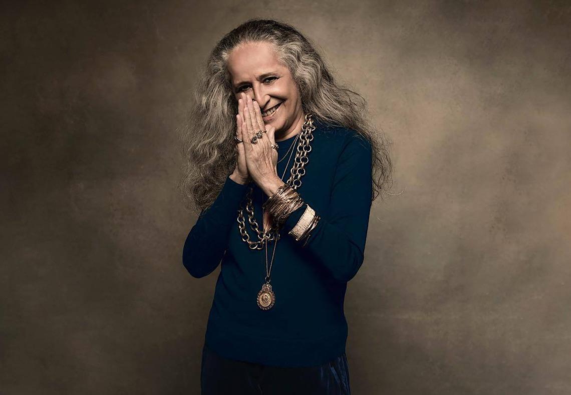 Maria Bethânia faz do fim de 
